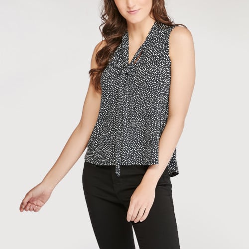 fall wardrobe: sleeveless blouse