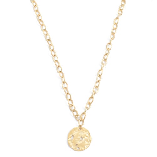 on-trend accessory: pendant necklace