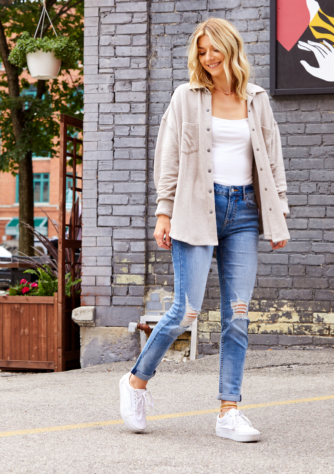 woman in a shacket and skinny jeans - fall layering from a Wantable Style Edit - @daniellenormalea